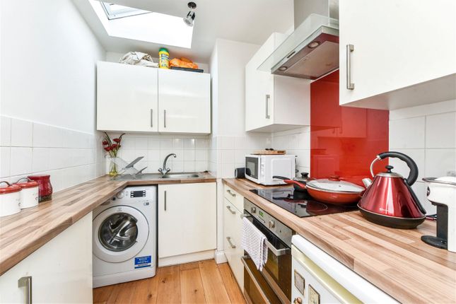 Thumbnail Flat for sale in Winchester Road, Four Marks