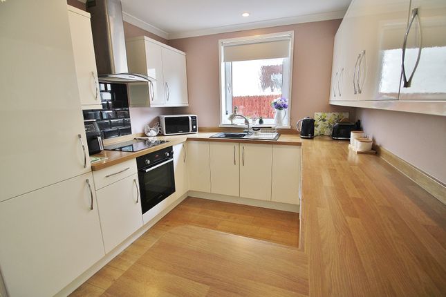 12, Frances Road, Waterlooville photo 3