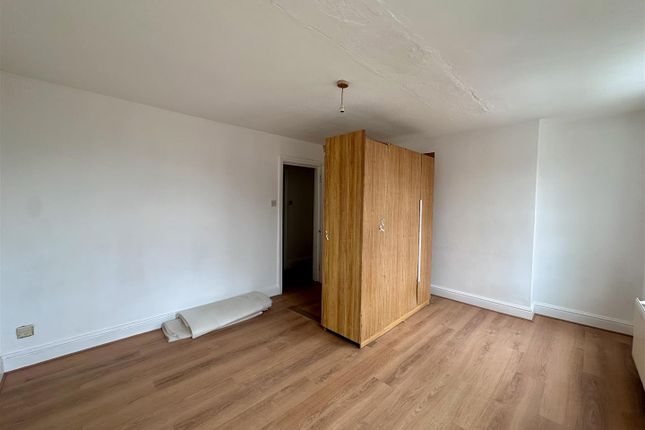 Flat 4, 154-158, Weedington Road, London photo 2