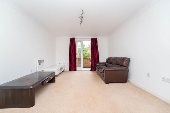 33 Macmillan Court, Ruislip Road East, London photo 2