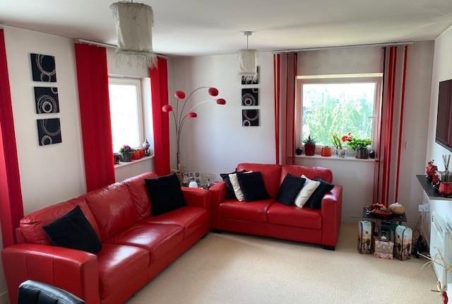 Flat for sale in Pool Close, West Molesey