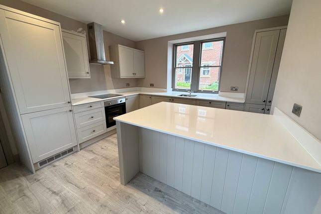 1 Red House Cottages, Cortland Close, Rotherham photo 2