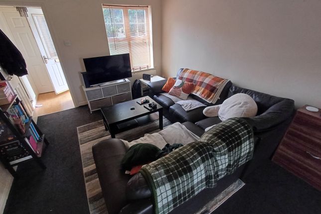 36, Boothroyd Drive, Leeds photo 4