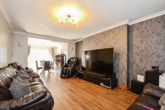 4, Elm Grove, Watford photo 2