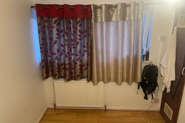 33 Rockfield House, Belle Vue Estate Rockfield House, London photo 5