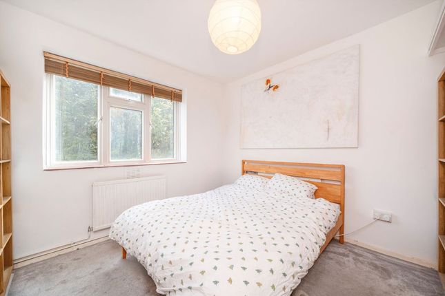 Flat 10, Drummond House, Goldsmiths Row, London photo 5