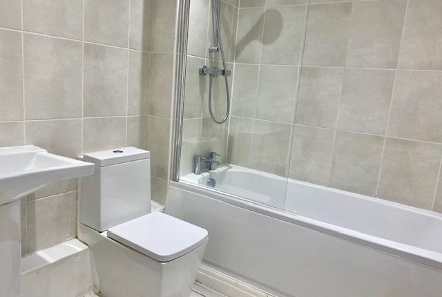 apt 10 broomhill  129, Mill Lane, Liverpool photo 4