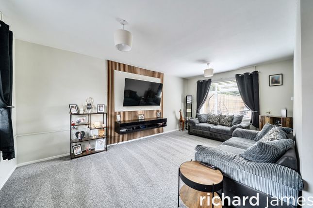 19, Allington Road, Swindon photo 4