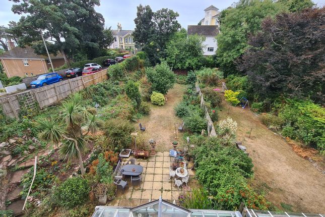 2 Walnut Road, Torquay photo 3