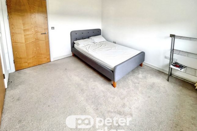 28, Cardiff Bay photo 3
