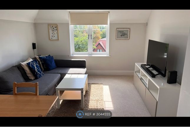 Flat, Russell Hill, Purley photo 4