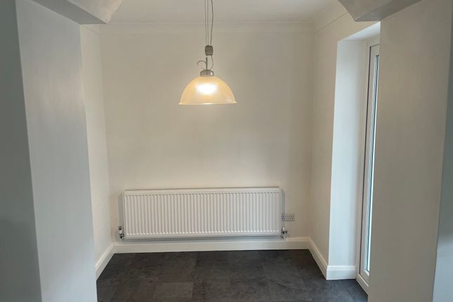 53, Warrington photo 5