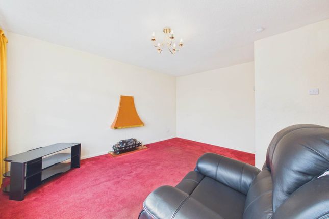 17, Graystonelee Road, Shotts photo 4