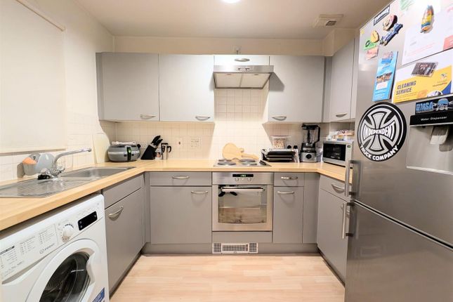 4, Holyhead Mews, Slough photo 4