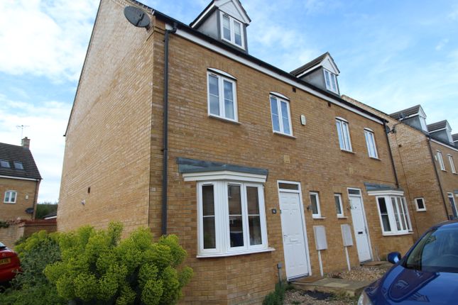 4 bed semi-detached house to rent in Oberon Way, Oxley Park, Milton Keynes MK4