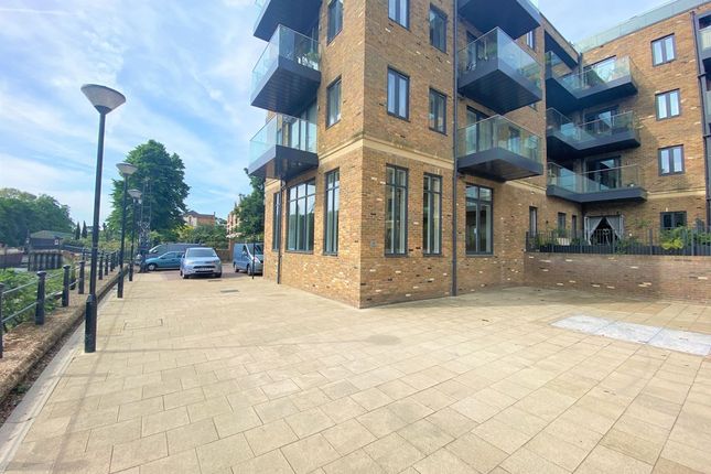 Thumbnail Retail premises to let in Unit 3 Lion Wharf, Swan Court, Old Isleworth