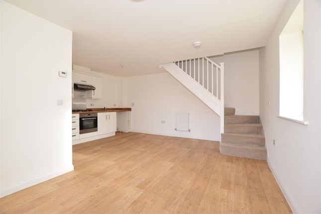 2, St. Wilfred Drive, East Cowes photo 4