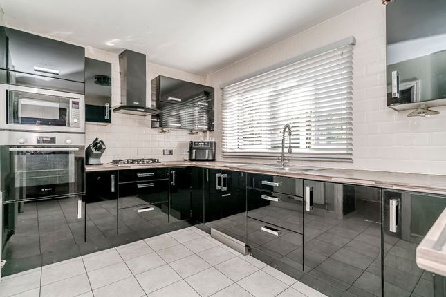 26 Bracken Close, Chorley photo 3