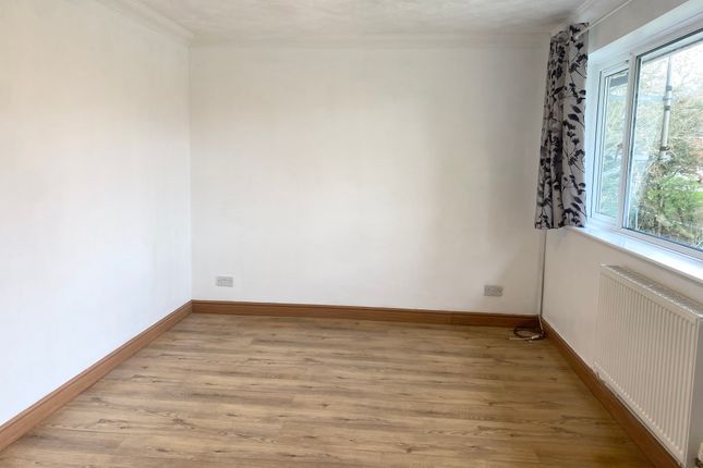 Maytree Close, Leicester photo 4