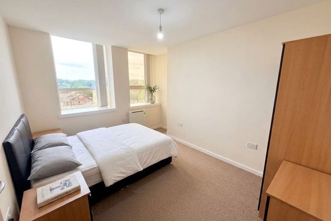 Apt 90, Roberts House, Altrincham photo 3
