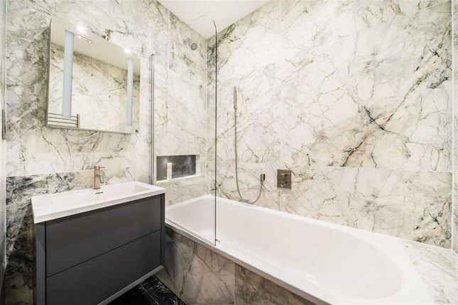 Flat 4, 21, Onslow Gardens, London photo 4
