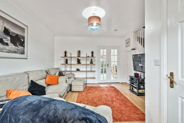 31, Aspen Grove, Pinner photo 2