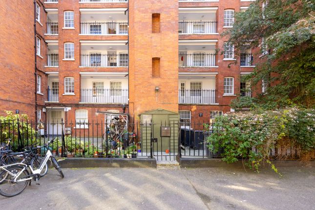 1-bed flat on Flat 2, Knollys House, London, £450,000