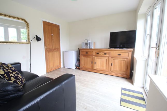 Room To Rent In Stamford Road Maidenhead Sl6 Zoopla