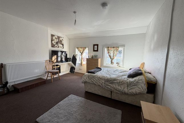 22, West End, Spalding photo 2