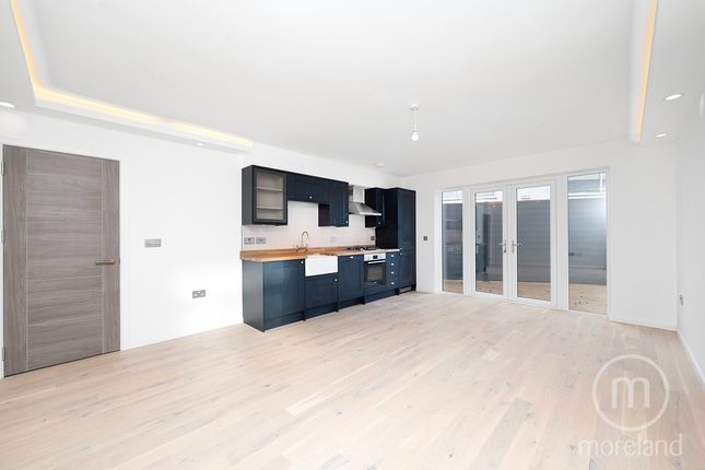 Thumbnail Flat for sale in Maryla Lodge, London