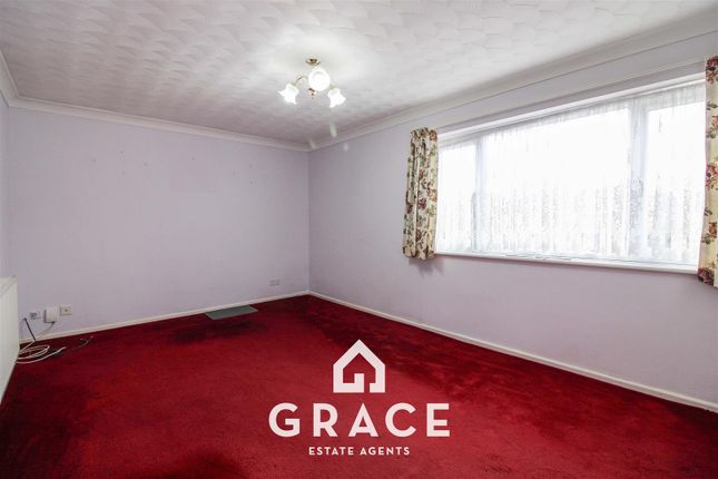 Starfield Close, Ipswich photo 4