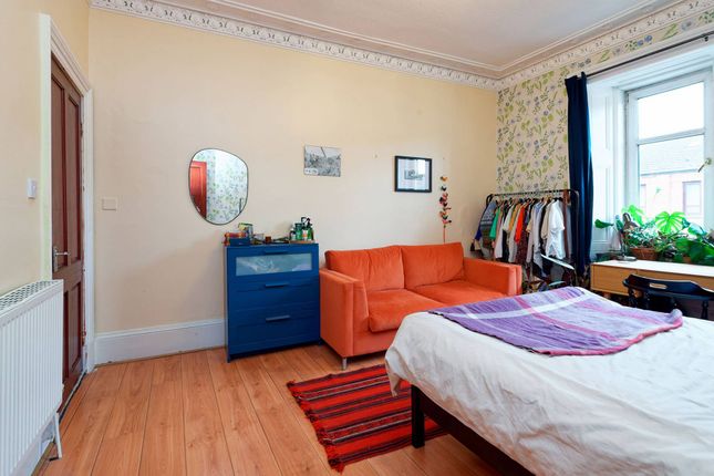 Flat for sale in Deanston Drive, Glasgow