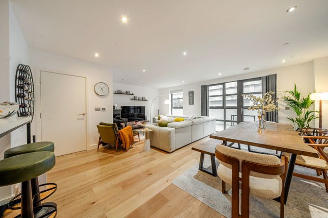 Flat 1, Alwen Court, London photo 2