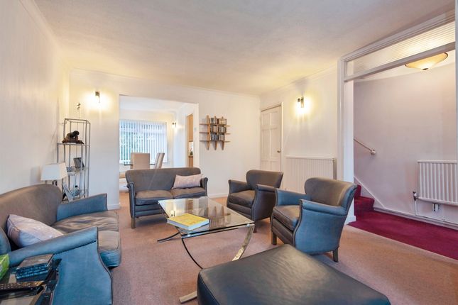 30, Greengage Rise, Royston photo 4