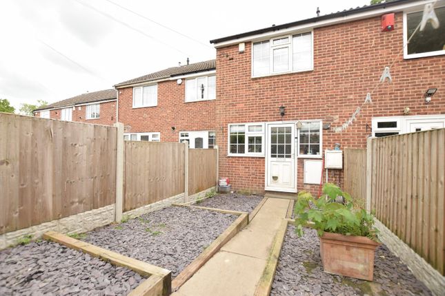 2 bed terraced house to rent in Ashfield Close, Leeds, West Yorkshire LS15