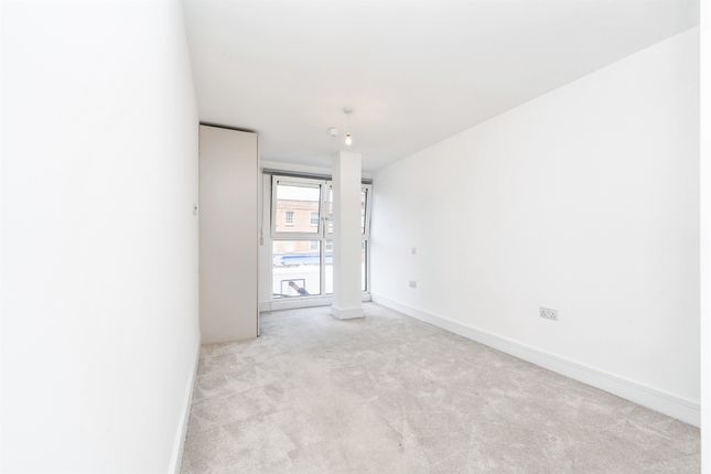 Flat 5, Premier House, 112, Station Road, Edgware photo 4