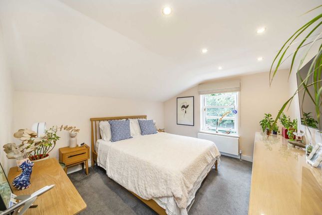 Flat 4, 8, Agamemnon Road, London photo 4