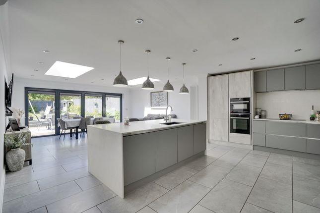 23 Fox Green, Newmarket photo 2