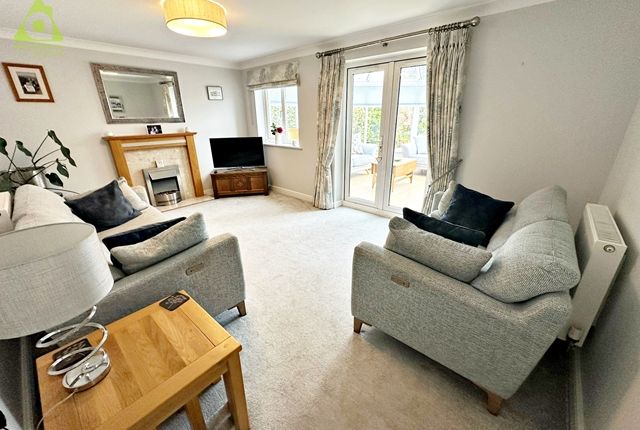 24, Lee Bank Greater Manchester, Westhoughton photo 2