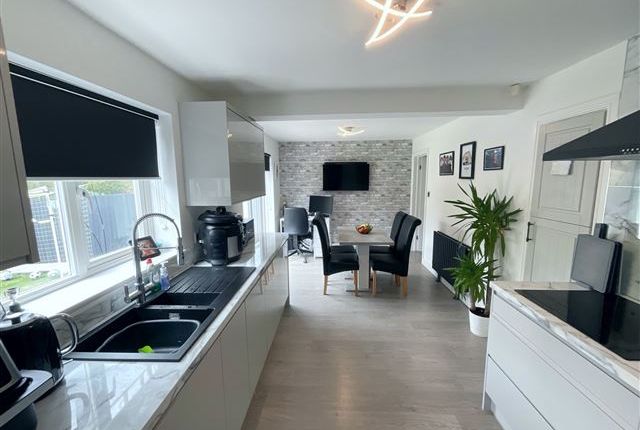 11, Fox Lane Court, Sheffield photo 3