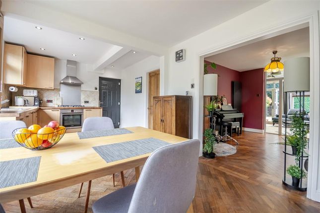 8, Cedar Avenue, Nottingham photo 4
