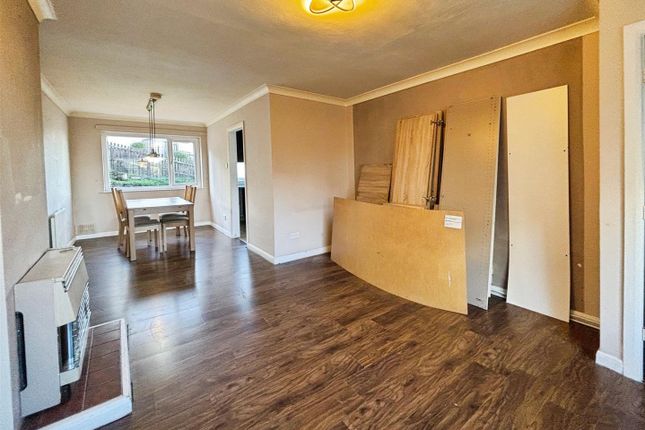 Poplar Avenue, Bradford photo 2