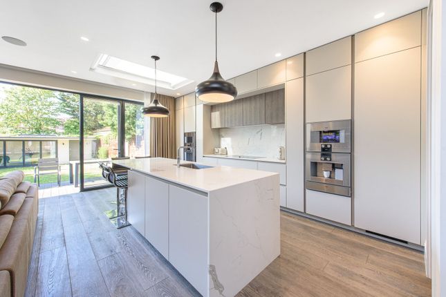Elliot Road, Hendon photo 4