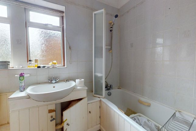 14, Carton Road, Rochester photo 3