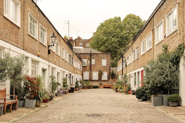 Queen's Mews