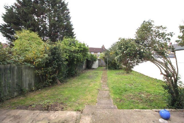 Cornwall Avenue, Middlesex photo 4