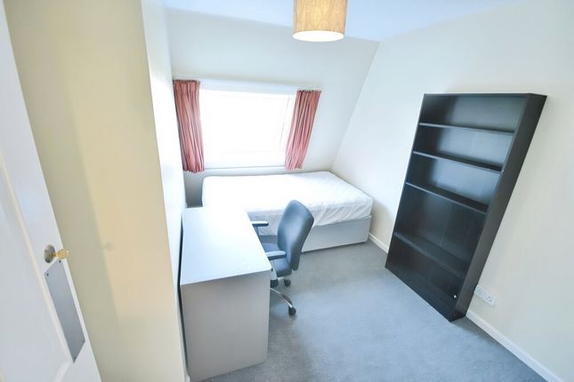 8, Eldertree Gardens, Exeter photo 5