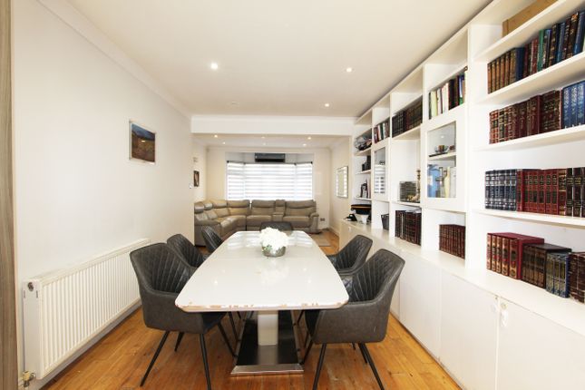1, Glebe Crescent, London photo 5