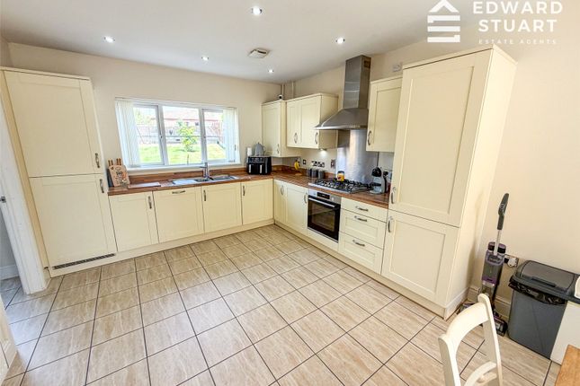 24, Juno Way, Cambridgeshire photo 2