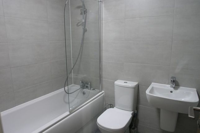Flat for sale in The Landmark, Waterfront, Brierley Hill